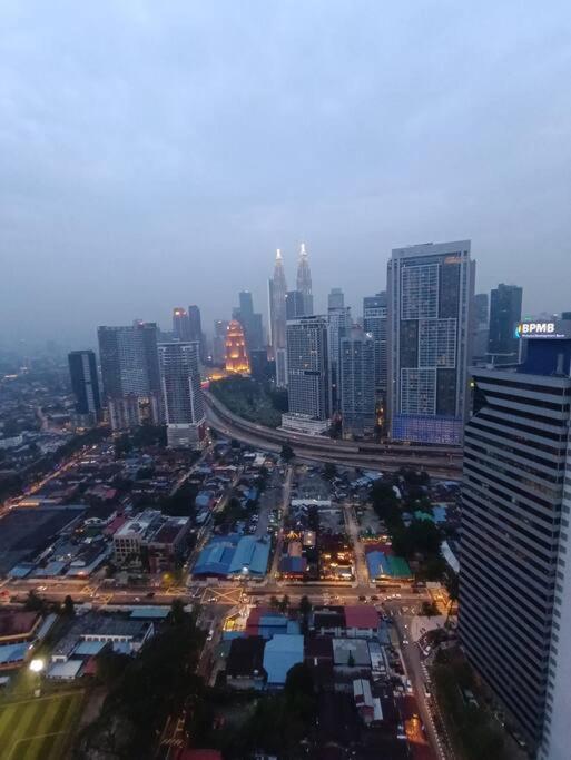 Cl 27A Insta Klcc View & Infinity Pool View Appartement Kuala Lumpur Buitenkant foto