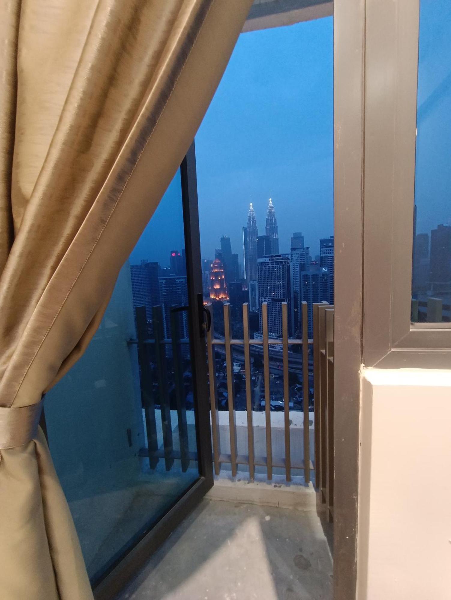 Cl 27A Insta Klcc View & Infinity Pool View Appartement Kuala Lumpur Buitenkant foto